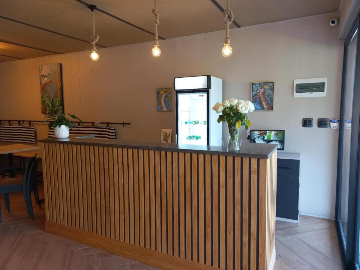 Le Bezz Guesthouse บัลลิโต ภายนอก รูปภาพ