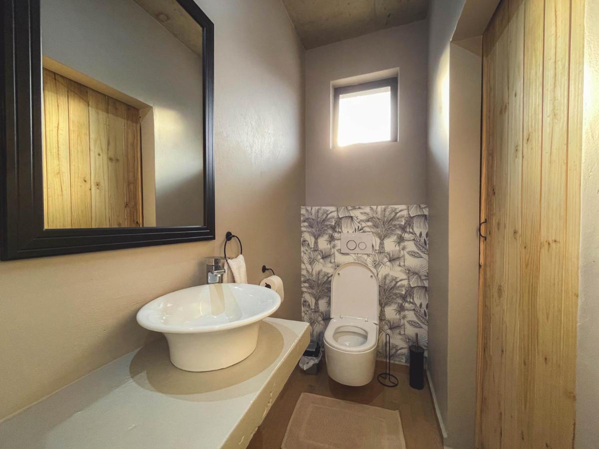 Le Bezz Guesthouse บัลลิโต ภายนอก รูปภาพ