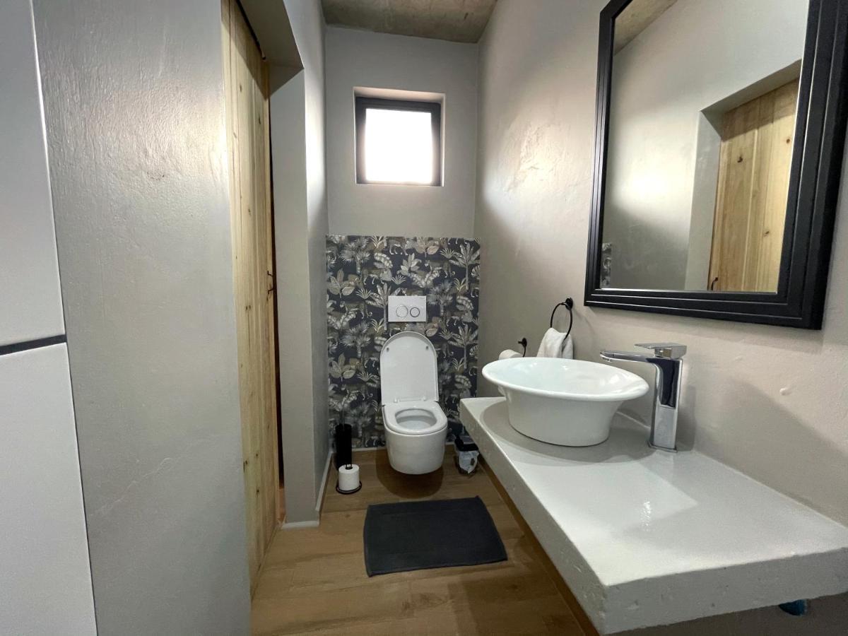 Le Bezz Guesthouse บัลลิโต ภายนอก รูปภาพ