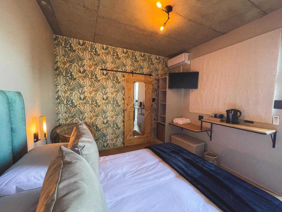 Le Bezz Guesthouse บัลลิโต ภายนอก รูปภาพ