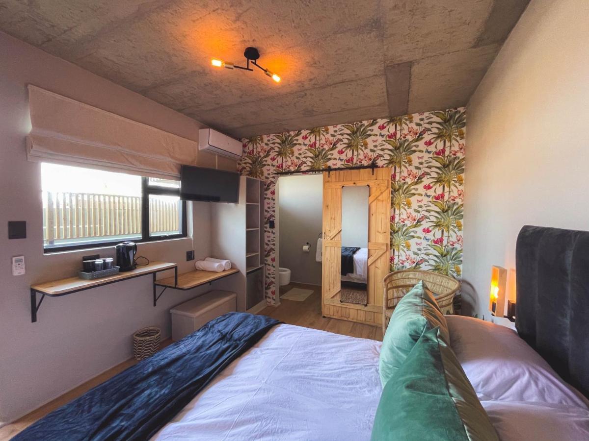 Le Bezz Guesthouse บัลลิโต ภายนอก รูปภาพ