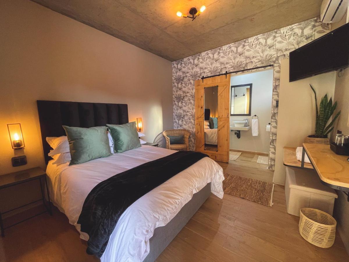 Le Bezz Guesthouse บัลลิโต ภายนอก รูปภาพ