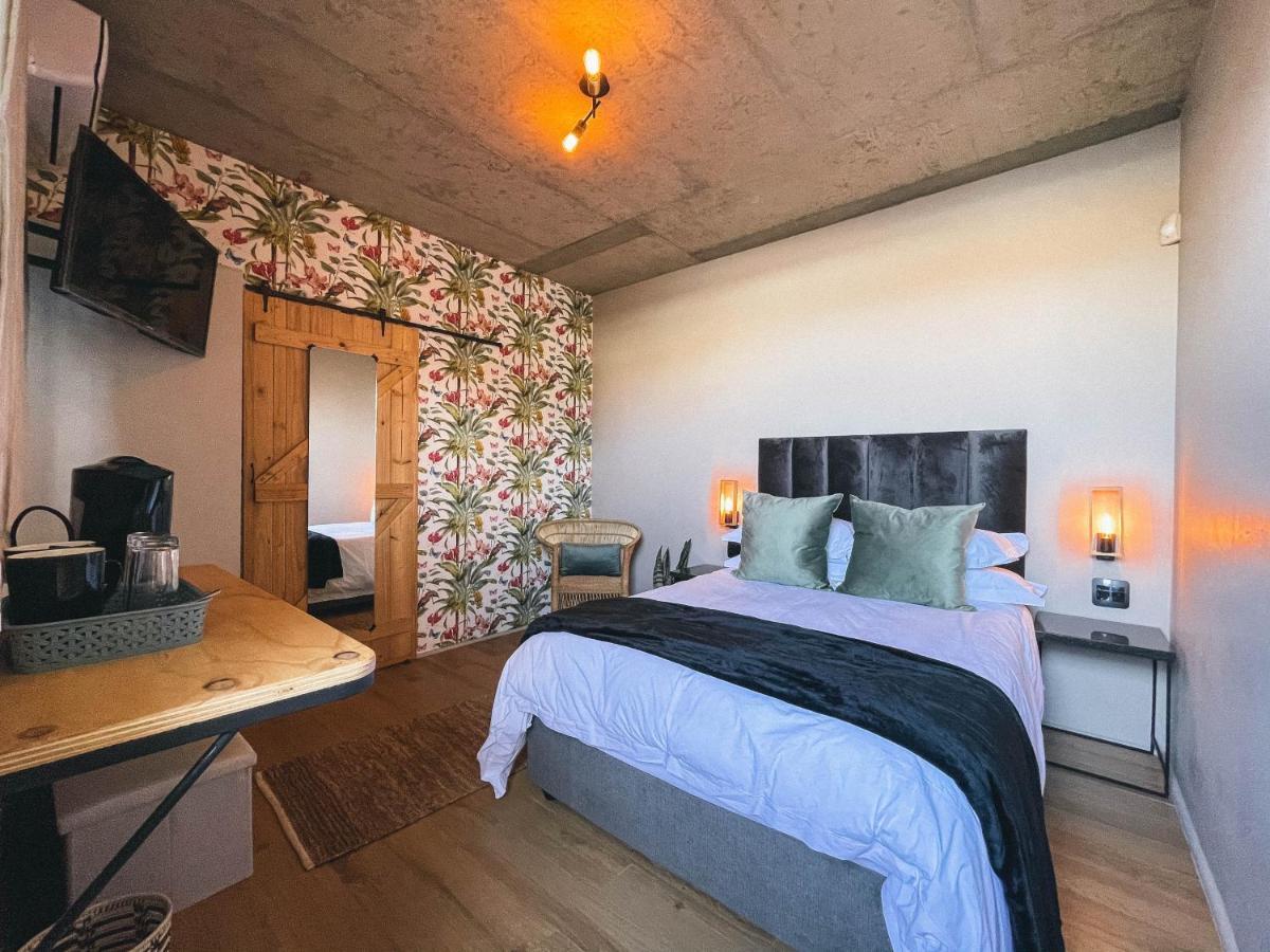 Le Bezz Guesthouse บัลลิโต ภายนอก รูปภาพ