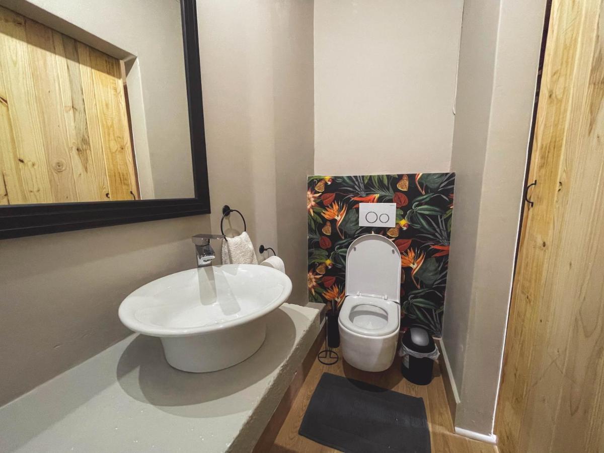 Le Bezz Guesthouse บัลลิโต ภายนอก รูปภาพ