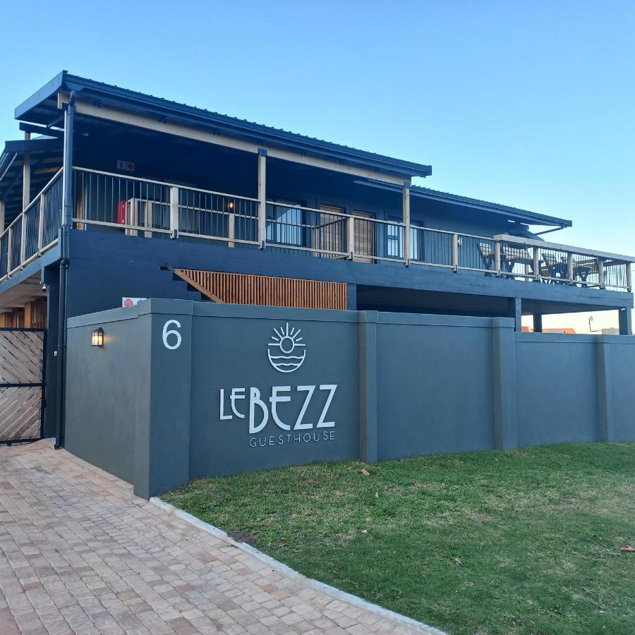 Le Bezz Guesthouse บัลลิโต ภายนอก รูปภาพ